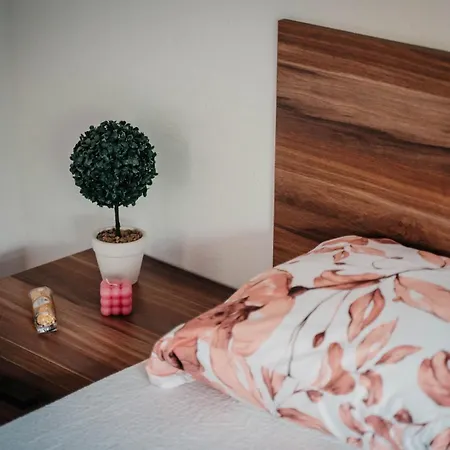 빌라 Kuca Za Odmor Mihaela *