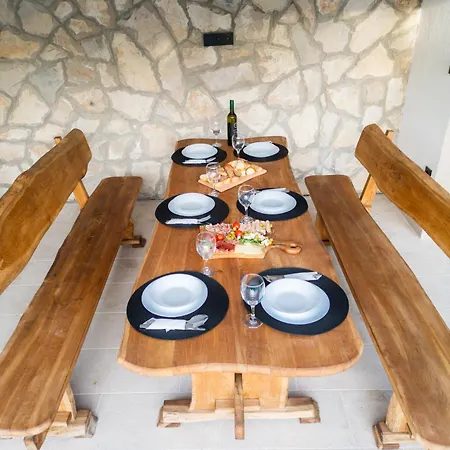 빌라 Kuca Za Odmor Mihaela *